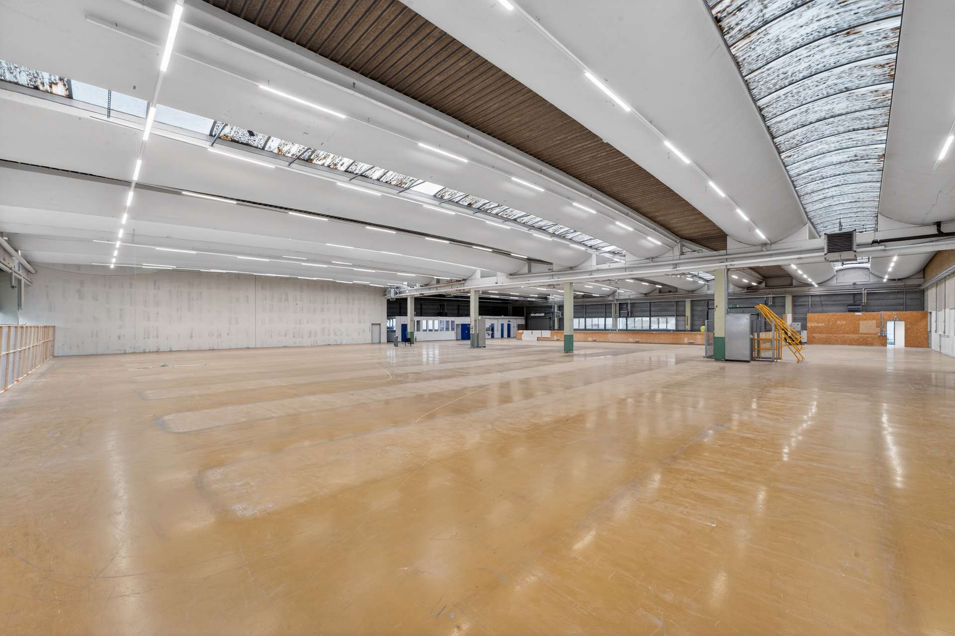 Gewerbe in 6331 Hünenberg, 2090m²