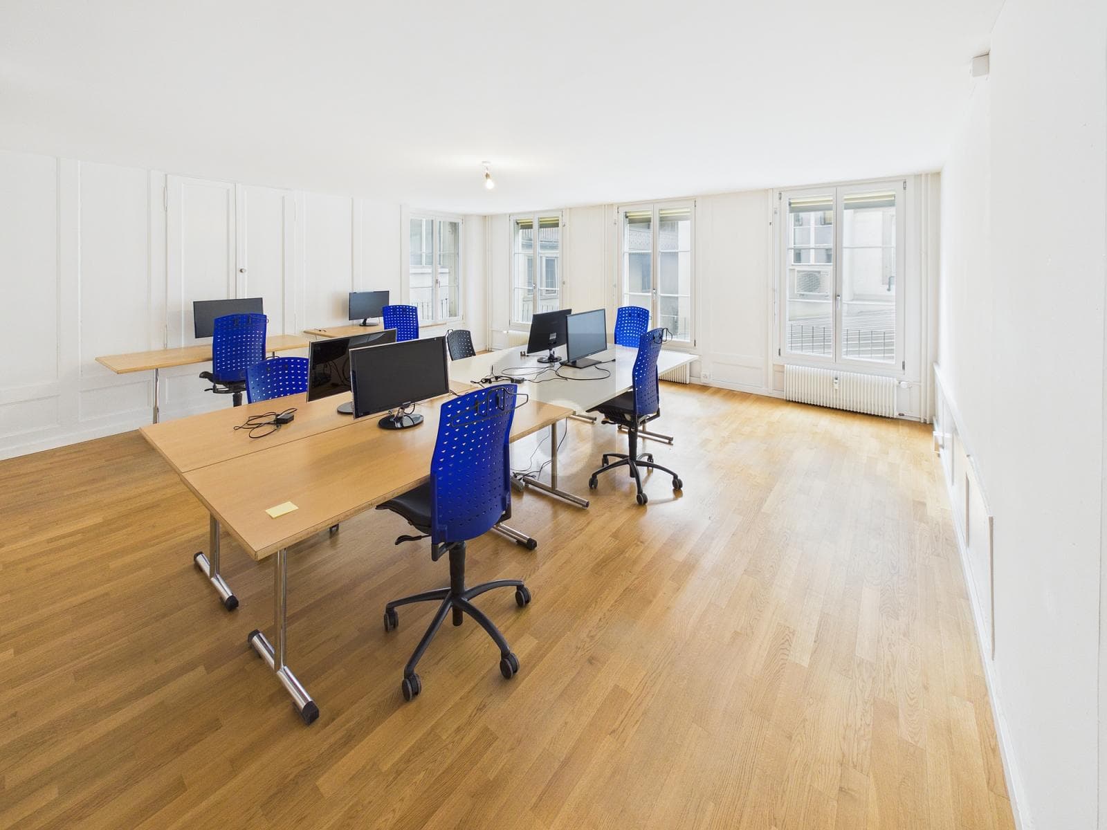 Office Auf Anfrage