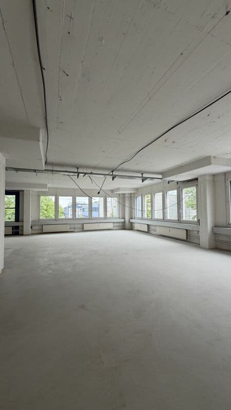 Büro an Chriesbaumstrasse 4, 8604 Volketswil