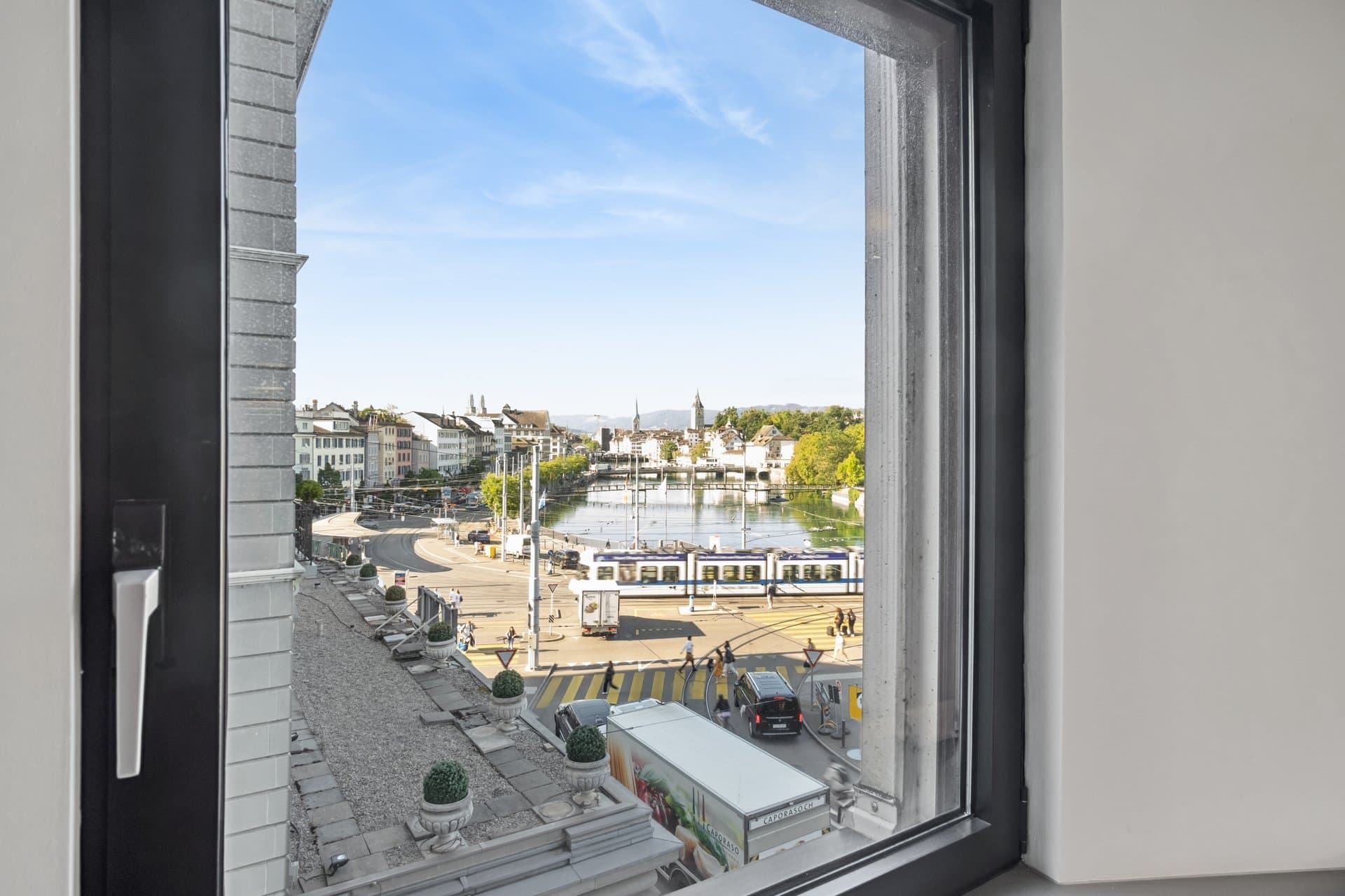 Office at Neumühlequai 6, 8001 Zurich