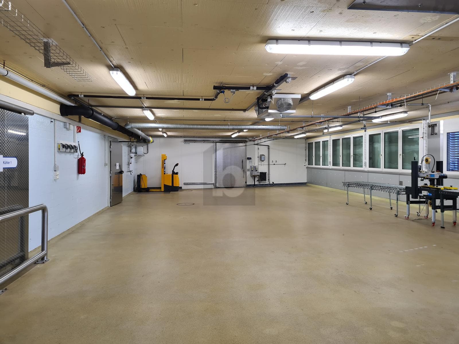 Storage room in 6024 Hildisrieden, 100m²