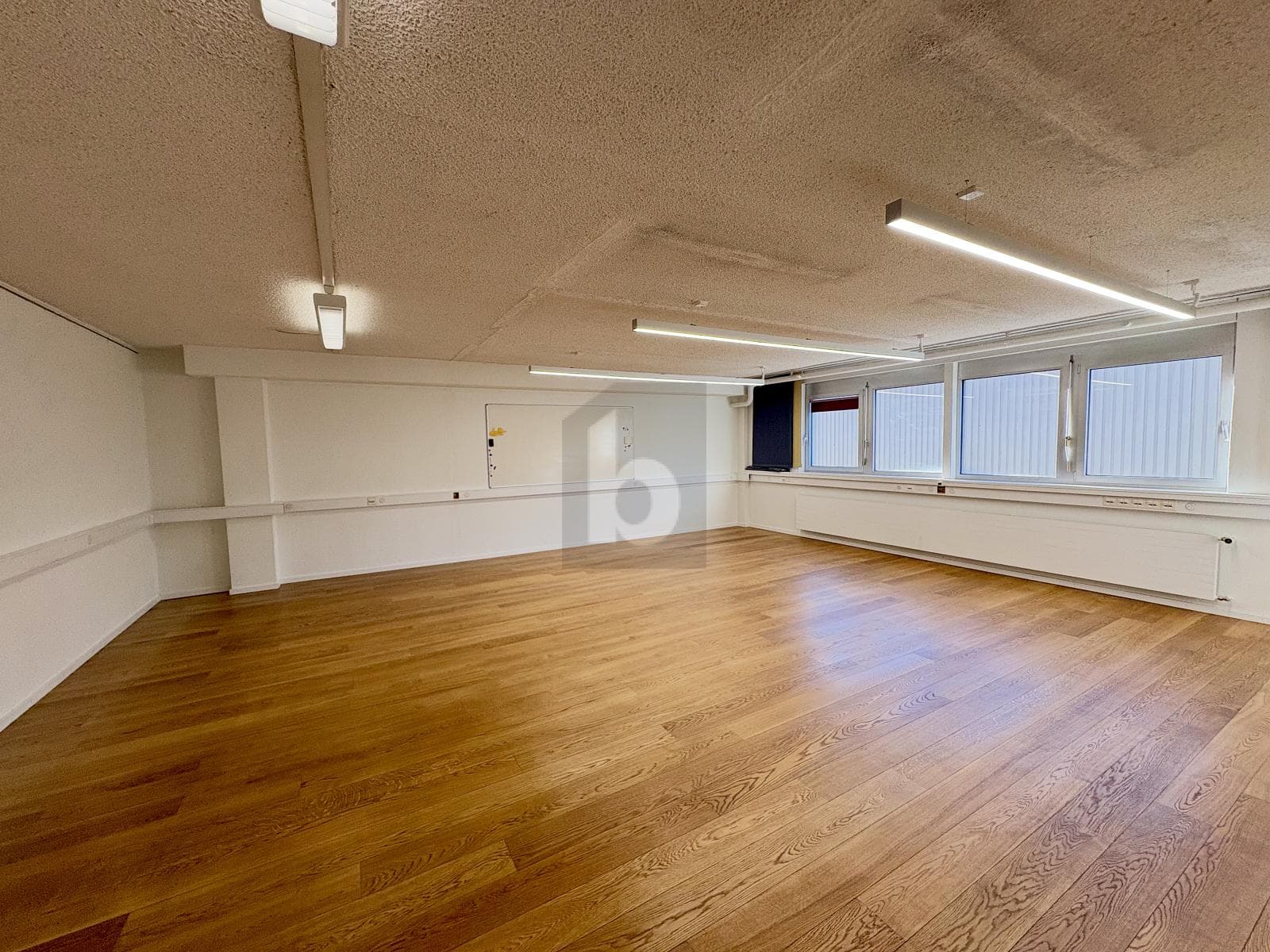 Office in 8855 Wangen SZ, 204m²