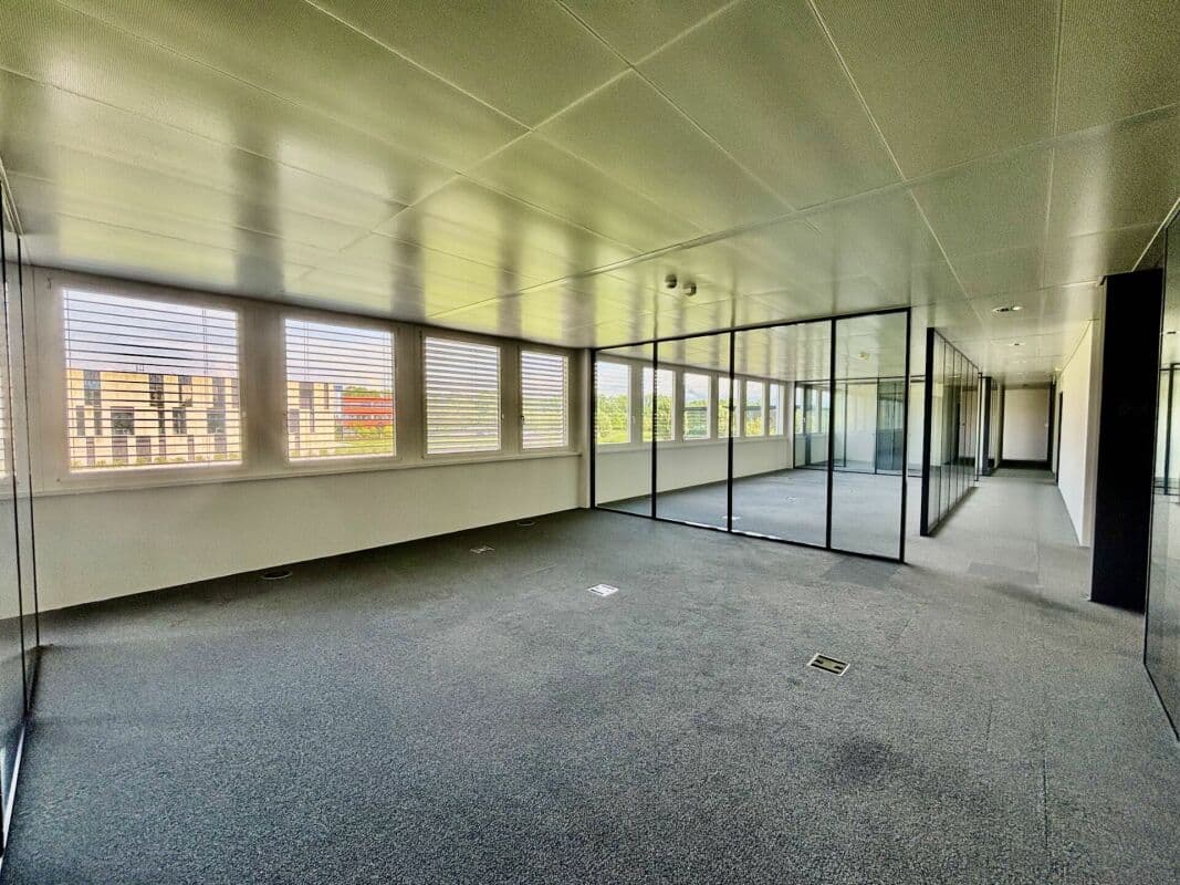 Office in 1163 Etoy, 350m²