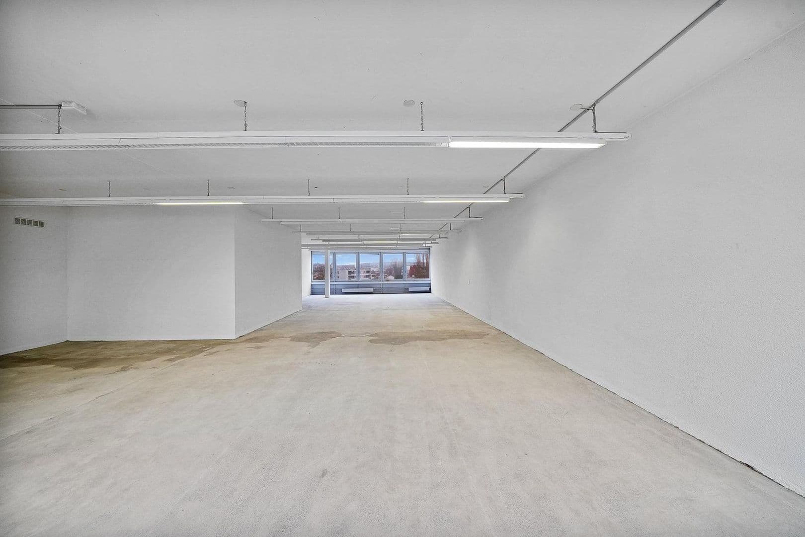 Europa-Strasse 27