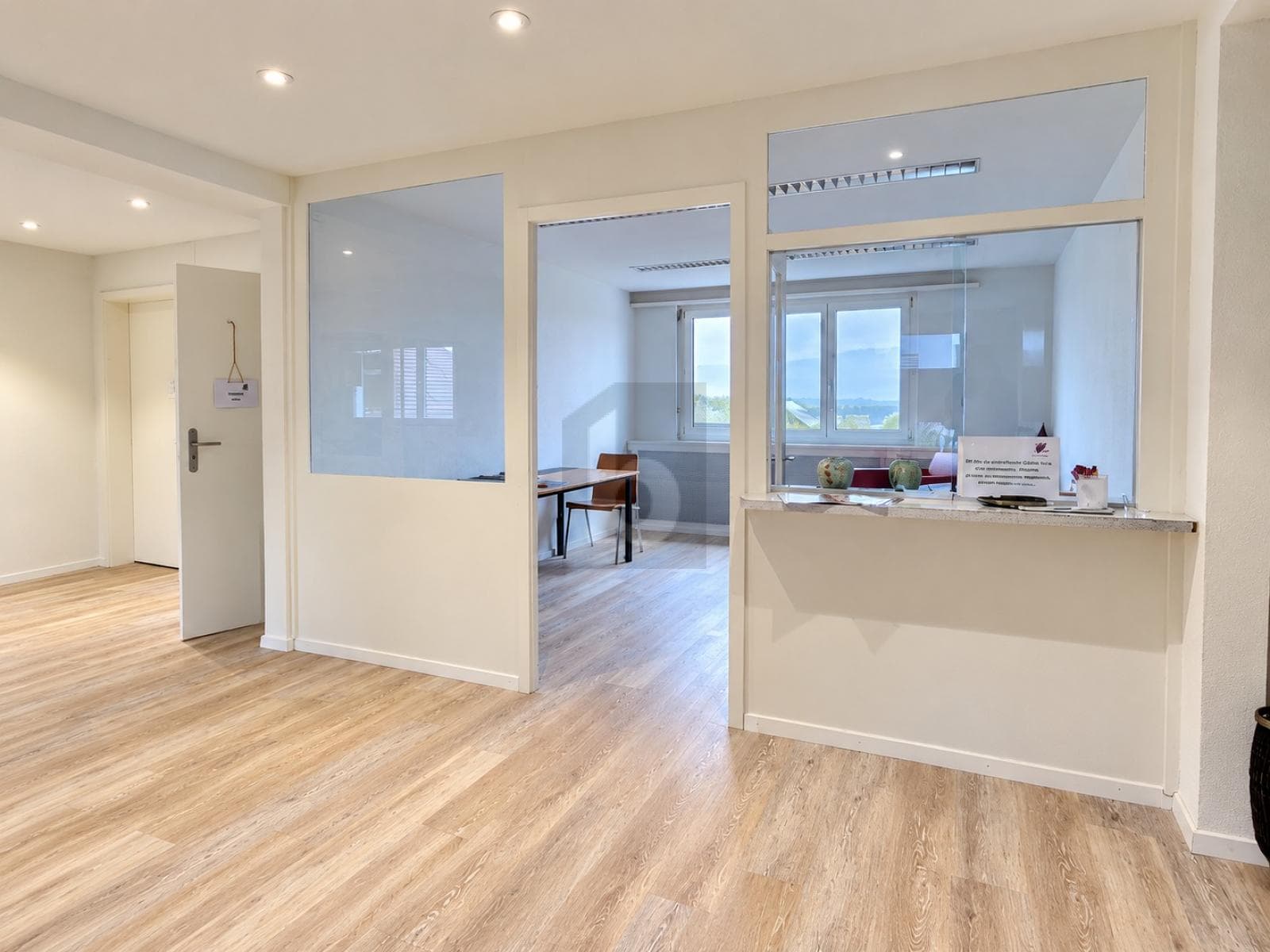 Büro in 5705 Hallwil, 1000m²